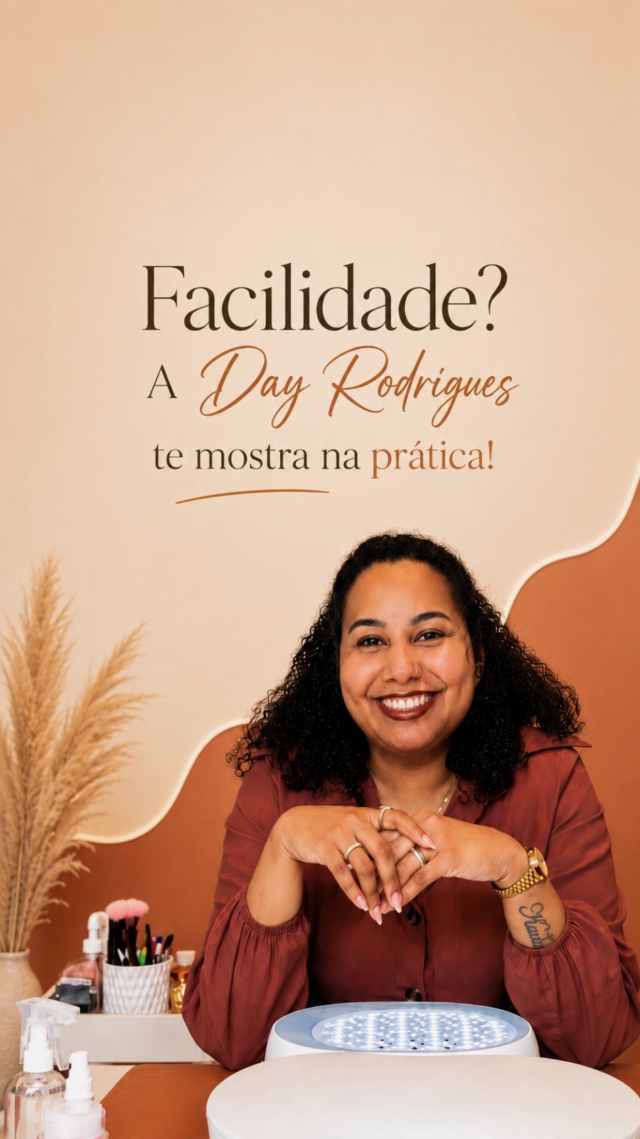 Day Rodrigues, dona de studio, no vídeo em que conta a experiência dela com o UpOffice